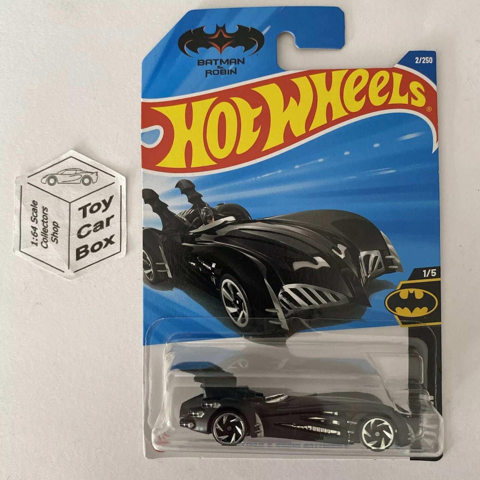 Hot Wheels - Arkham Knight Batmobile - Batman 4/5 - HTD85 - Short Card - DC - donkerblauw metallic - Mattel 2024-1:64 Hot Wheels - Arkham Knight Batmobile - Batman 4/5 - HTD85 - Short Card - DC - donkerblauw metallic - Mattel 2024-1:64