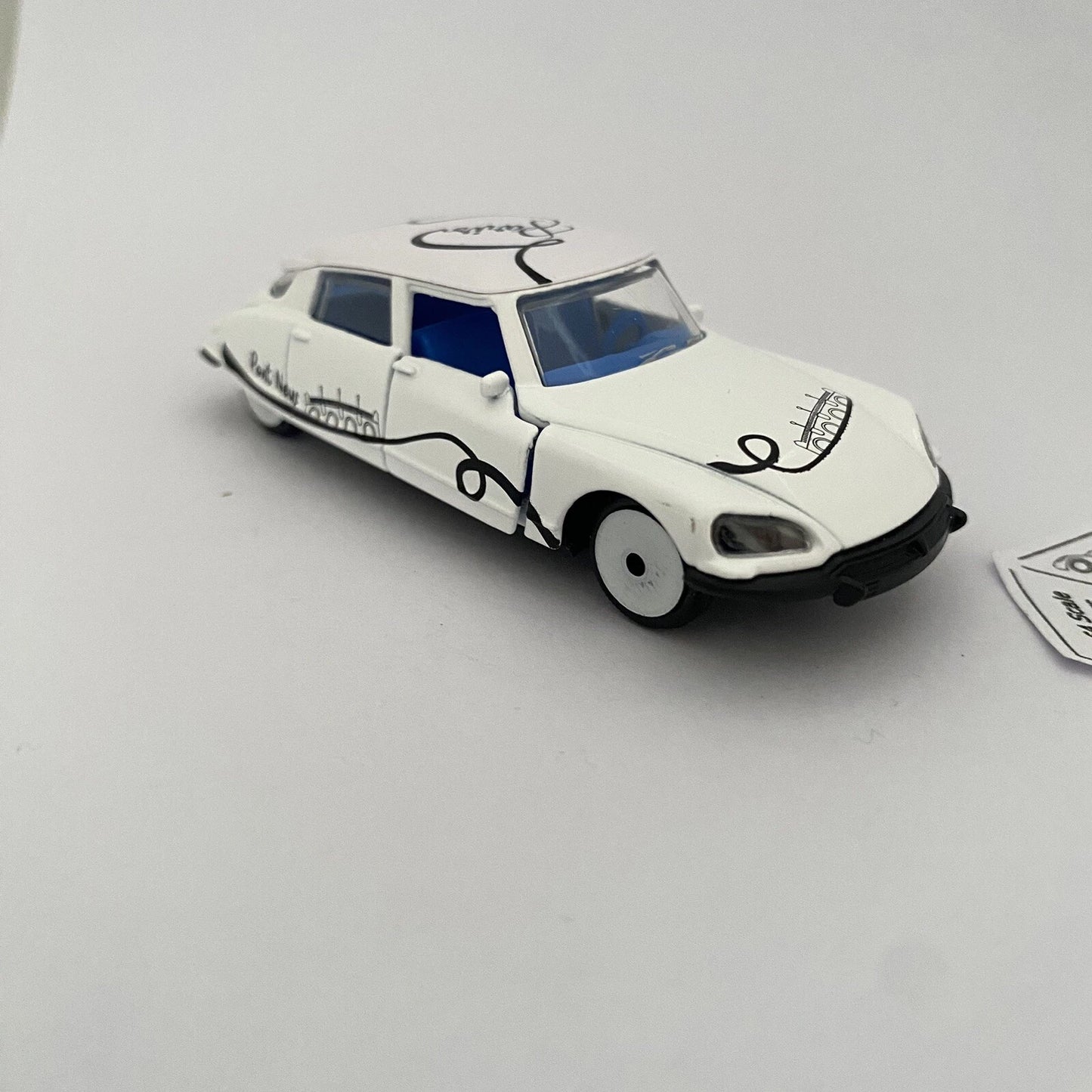 MAJORETTE Loose - Citroen DS21 (French Touch #253D - 1:59 Scale) D84
