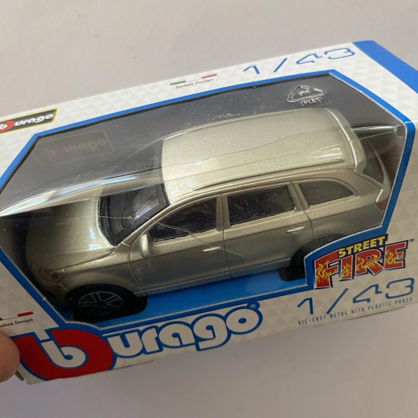 BBURAGO 1/43 - Audi Q7 (Champagne - Street Fire - Cracked Blister) E57g