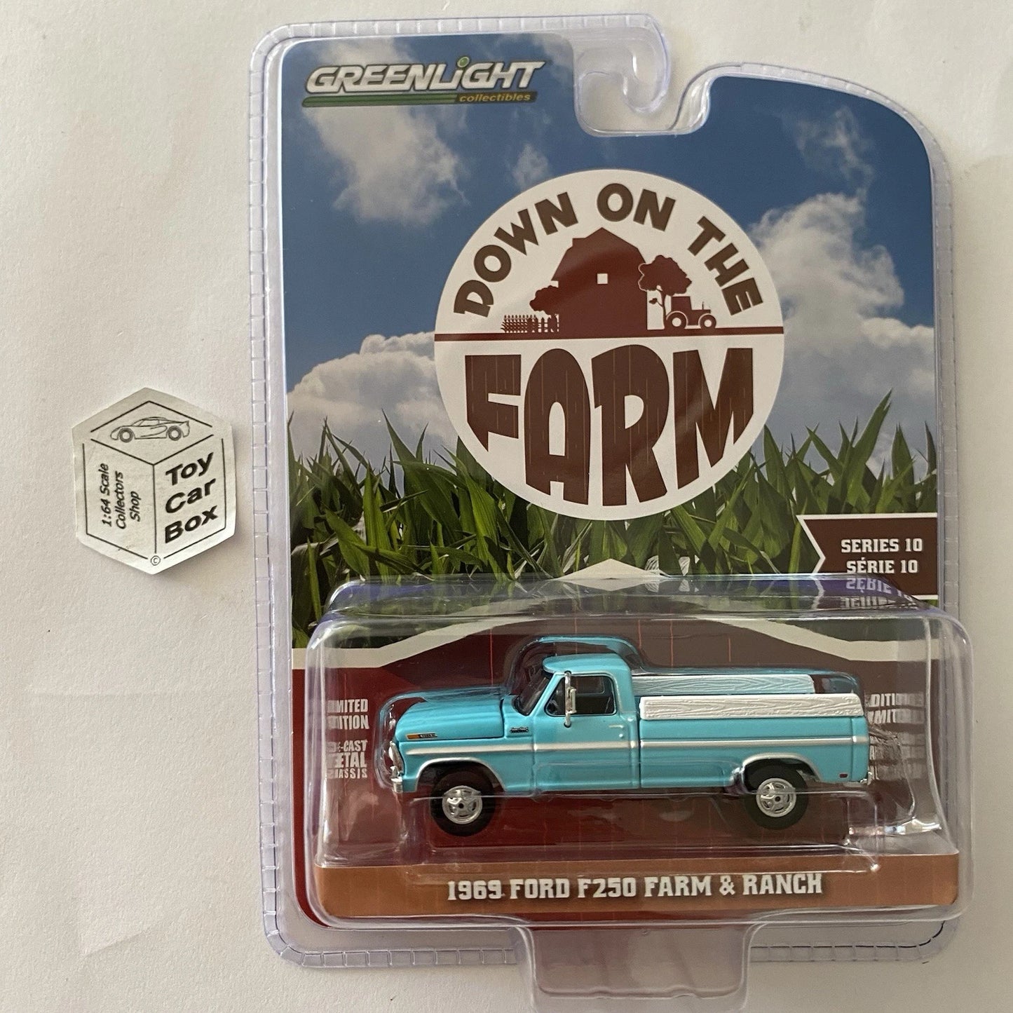 GREENLIGHT - 1969 Ford F-250 Farm & Ranch (Blue - Down On The Farm S10) J45g