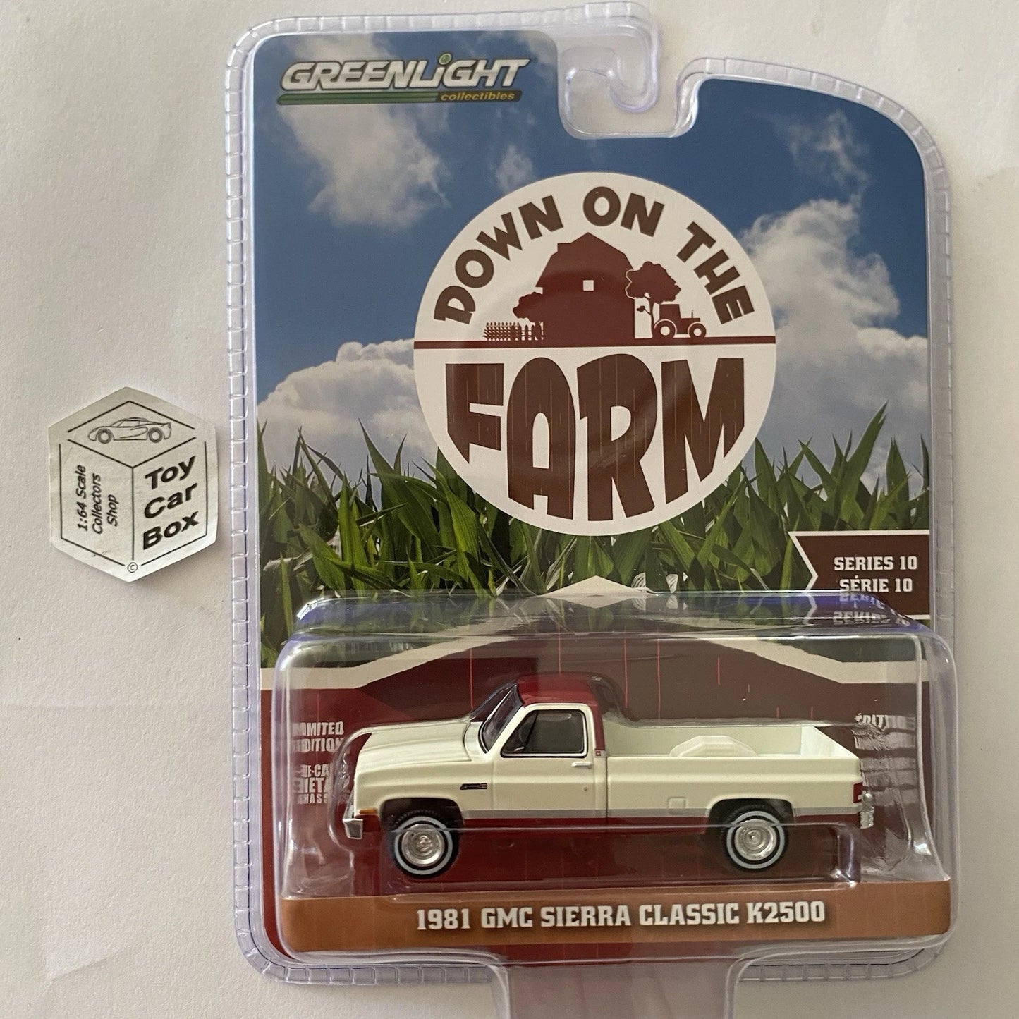 GREENLIGHT - 1981 GMC Sierra Classic K2500 (White - Down On The Farm S10) J45g