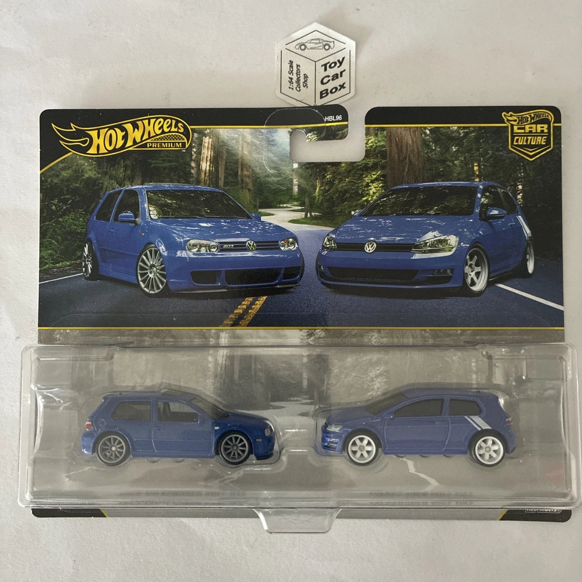 2026 HOT WHEELS Twin Set - 2004 Volkswagen Golf R32 & Volkswagen Golf MK7 - Q42g