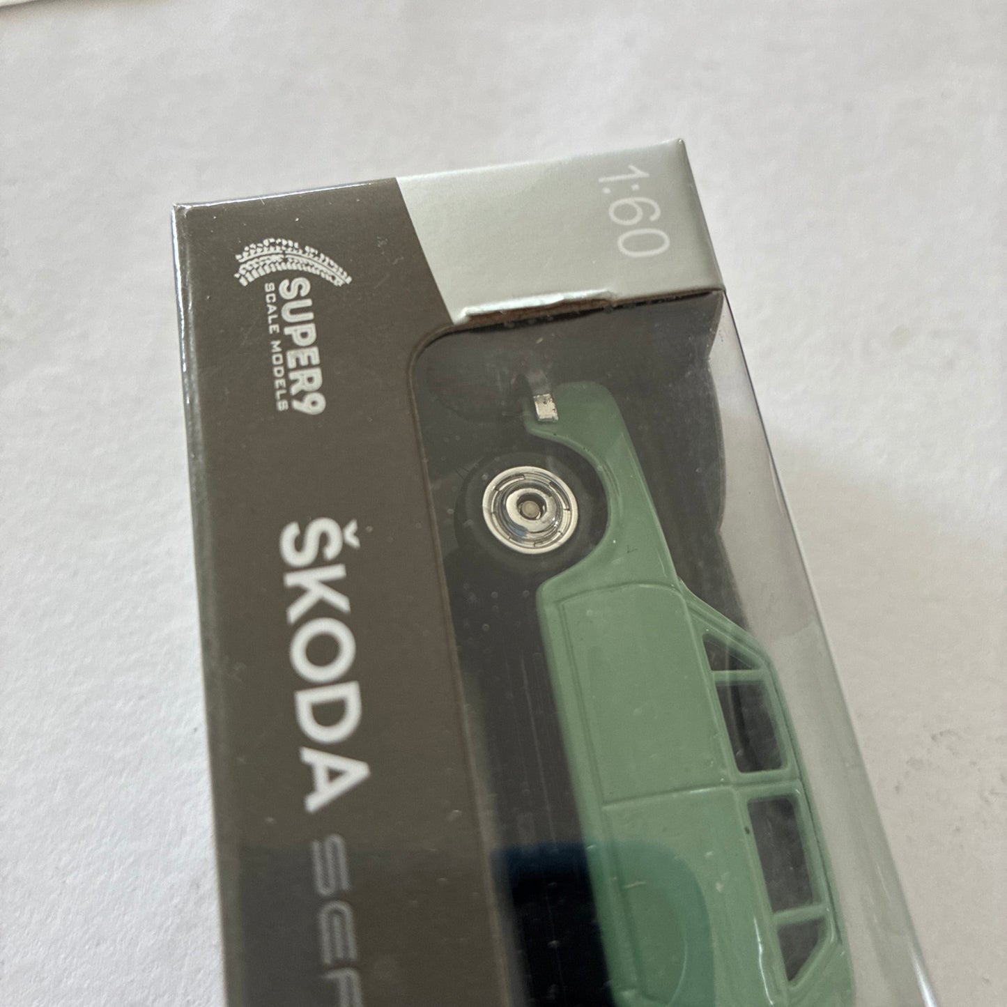 WELLY 1:60-64 - Skoda 100 (Green #52403) E01g