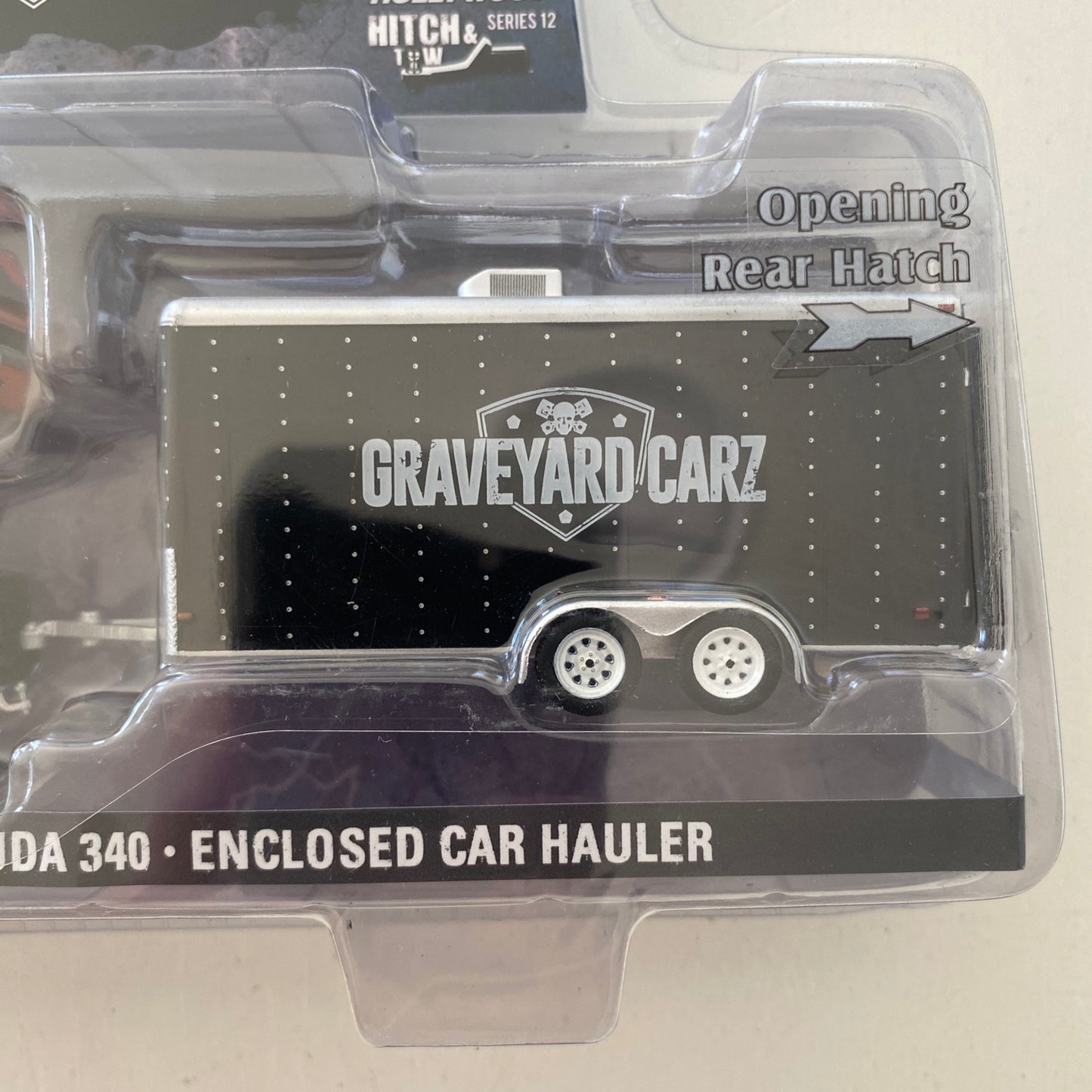 GREENLIGHT - RAM 2500 & Plymouth Cuda (Graveyard Carz - Hollywood Hitch & Tow) CZ75