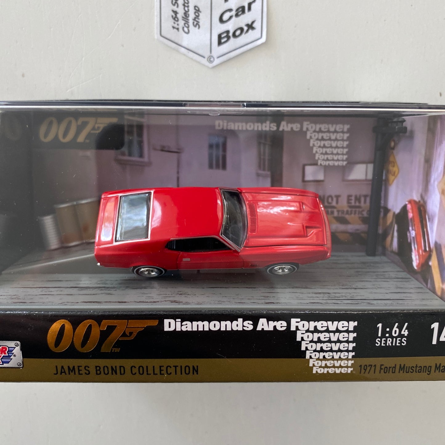 MOTOR MAX - 1971 Ford Mustang Mach 1 (1:64 007 Diamonds Are Forever Diorama) U99