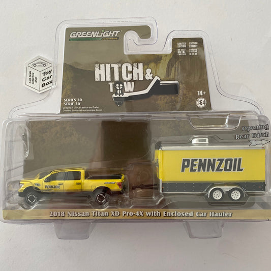 GREENLIGHT - 2018 Nissan Titan & Enclosed Car Hauler (Hitch & Tow Series 30) U95