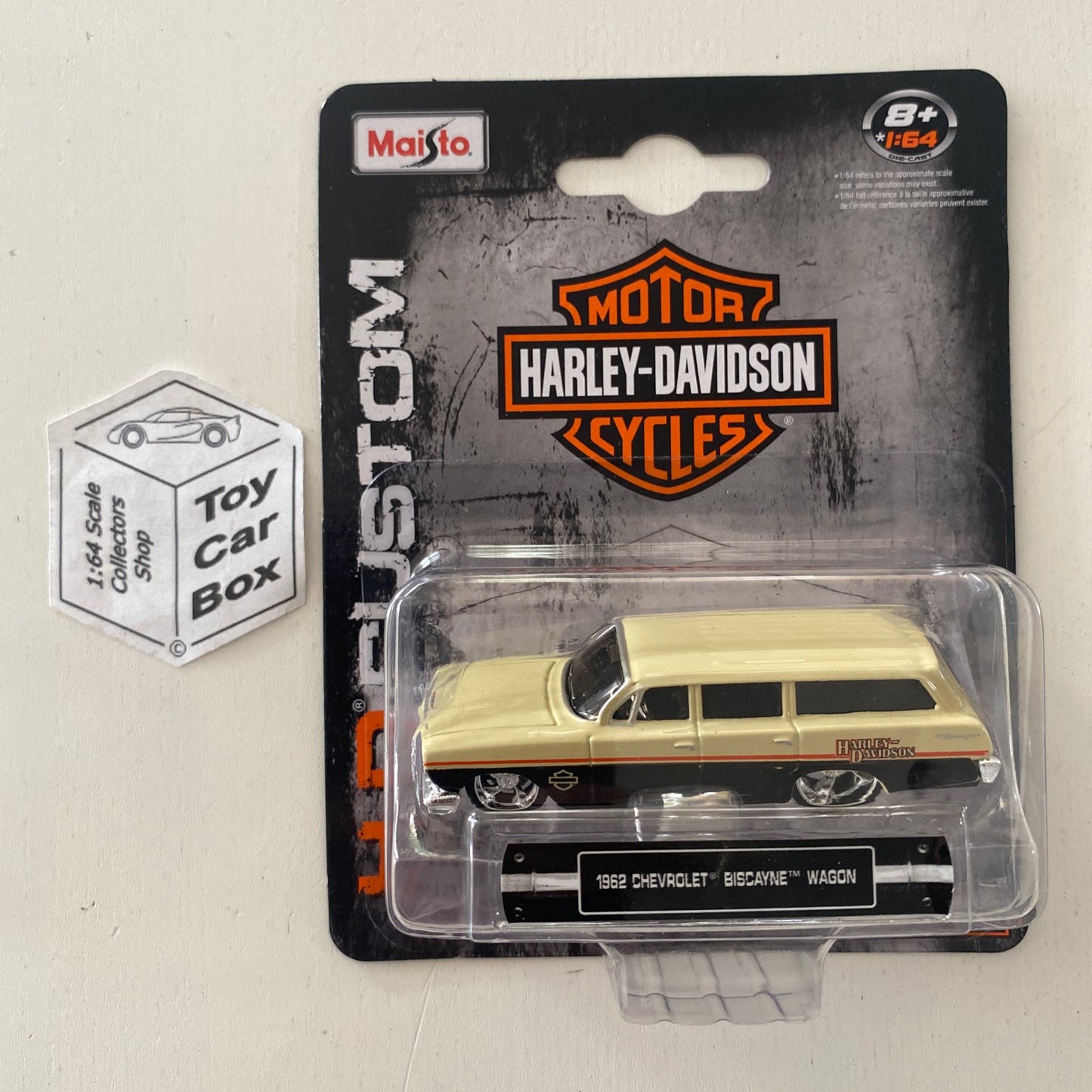 MAISTO 1:64 - 1962 Chevy Biscayne Wagon (Themed: Harley Davidson) G98