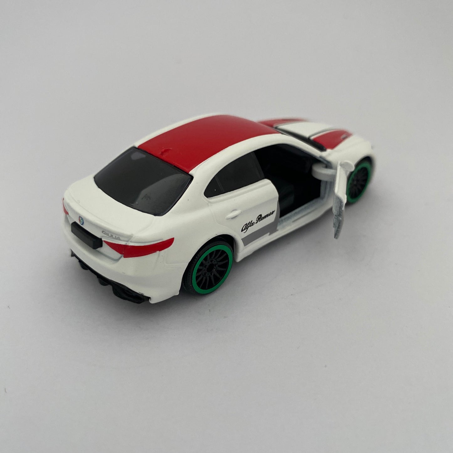 MAJORETTE - Alfa Romeo Giulia (From Dream Cars Italy Set - 1:64*) Sold Loose - E00