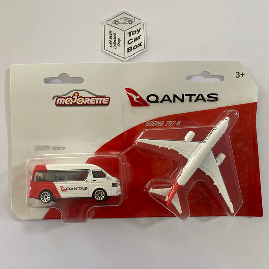 MAJORETTE Qantas - Toyota Hiace & Boeing 787-9 (1:64 Vehicle & Plane Set) L64