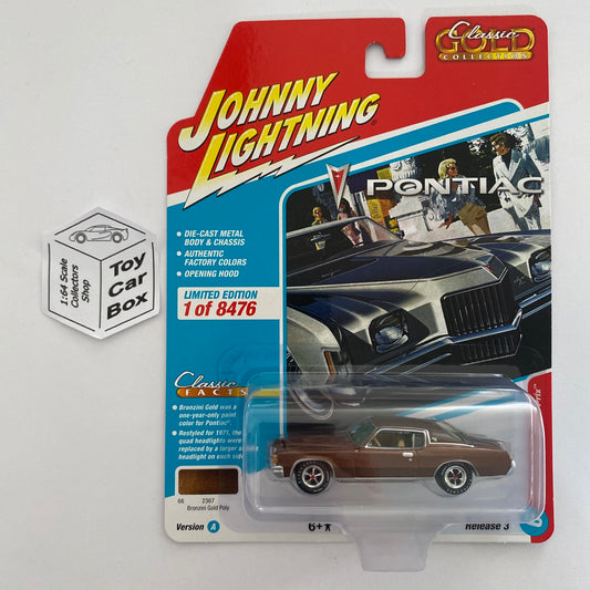 2022 JOHNNY LIGHTNING - 1971 Pontiac Grand Prix (Gold - Classic Gold 3A) M15