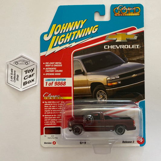 2022 JOHNNY LIGHTNING - 2002 Chevy Silverado (Cherry Red - Classic Gold 3B) M15