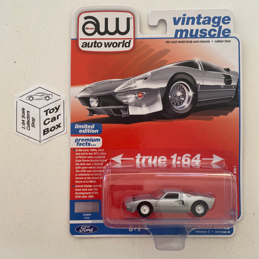 2022 AUTO WORLD - 1965 Ford GT40 Mk1 (Silver - Release 3 Version A) K46g