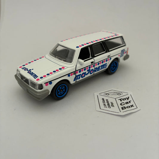 MAJORETTE Loose - Volvo 240 GL (White #267A - 1/59* - Opening Doors). D99