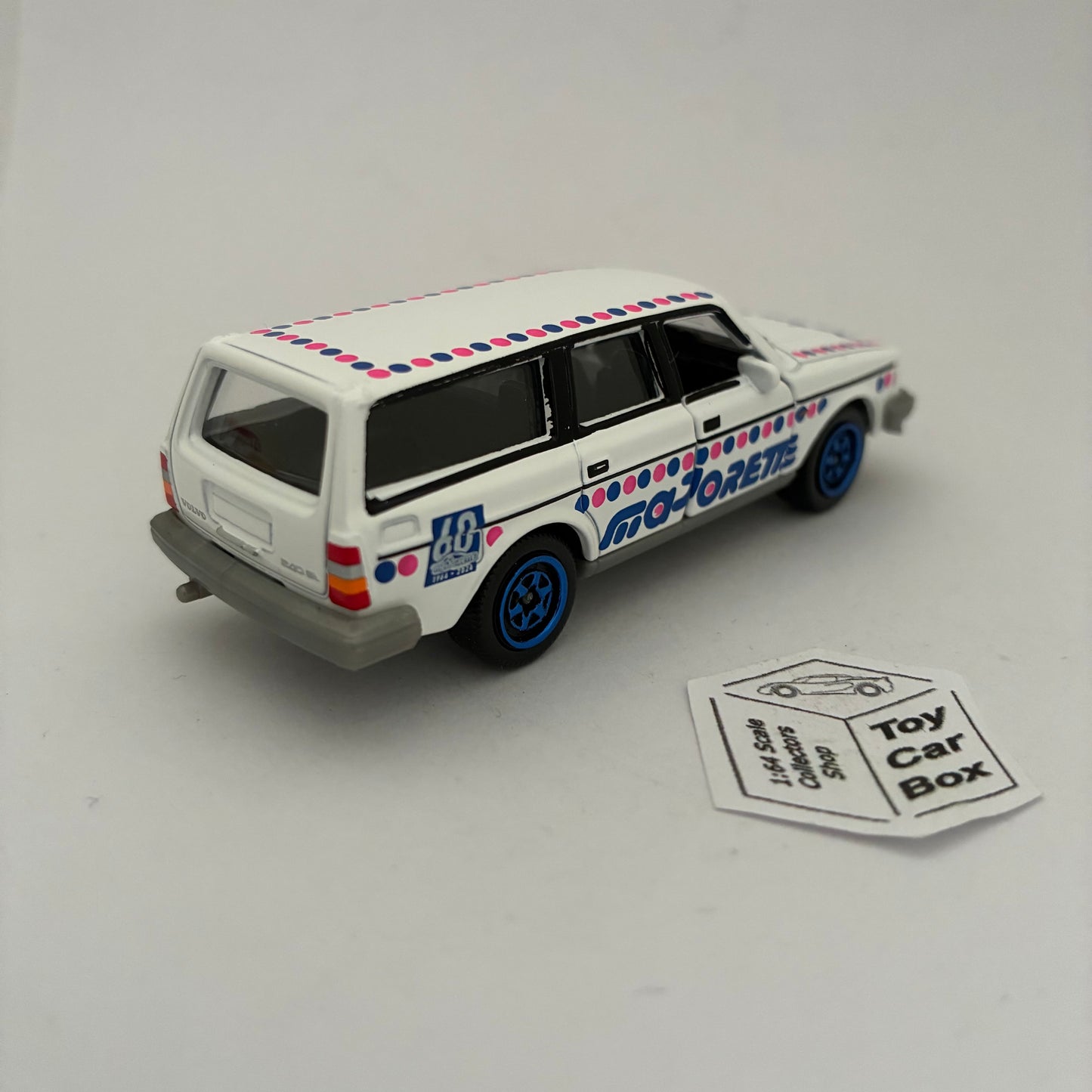 MAJORETTE Loose - Volvo 240 GL (White #267A - 1/59* - Opening Doors). D99