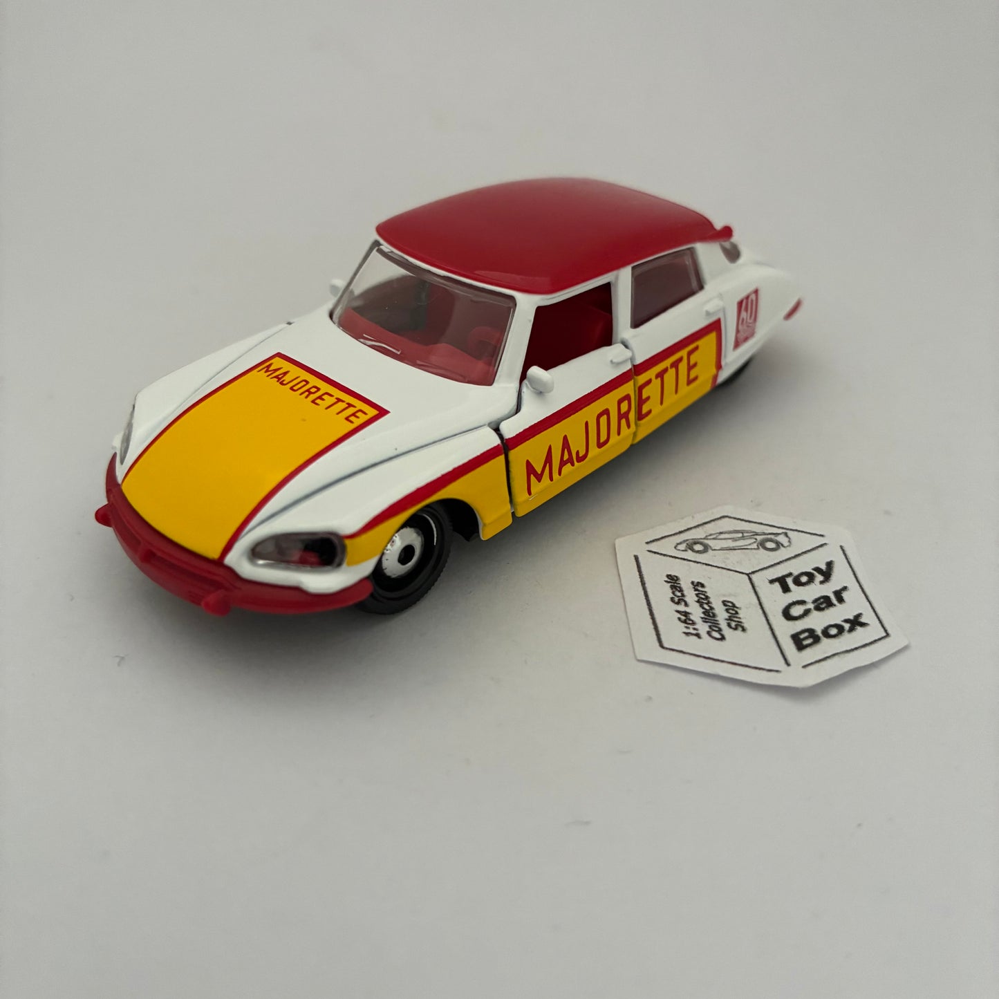 MAJORETTE Loose - Citroen DS 21 (White & Red #253D - 1/59* - Opening Doors). D99