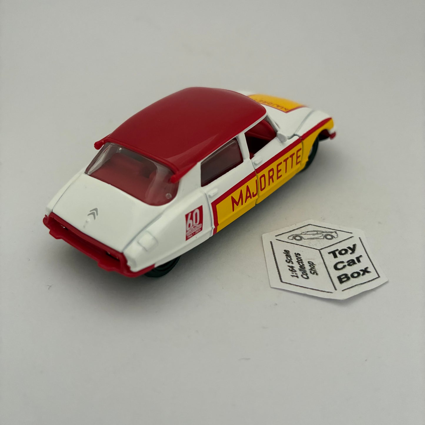 MAJORETTE Loose - Citroen DS 21 (White & Red #253D - 1/59* - Opening Doors). D99