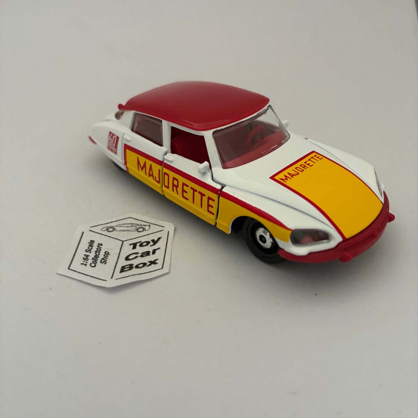 MAJORETTE Loose - Citroen DS 21 (White & Red #253D - 1/59* - Opening Doors). D99