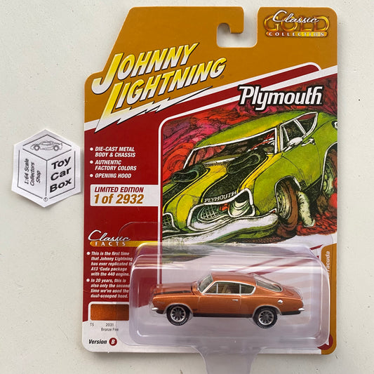 2023 JOHNNY LIGHTNING - 1969 Plymouth Barracuda (Bronze - Classic Gold R2) I85g