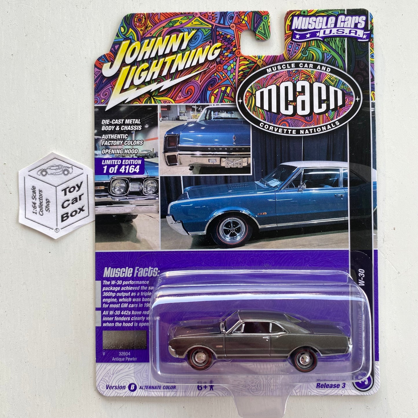 2022 JOHNNY LIGHTNING - 1967 Oldsmobile 442 W-30 (Pewter - Muscle Cars 3B) M15