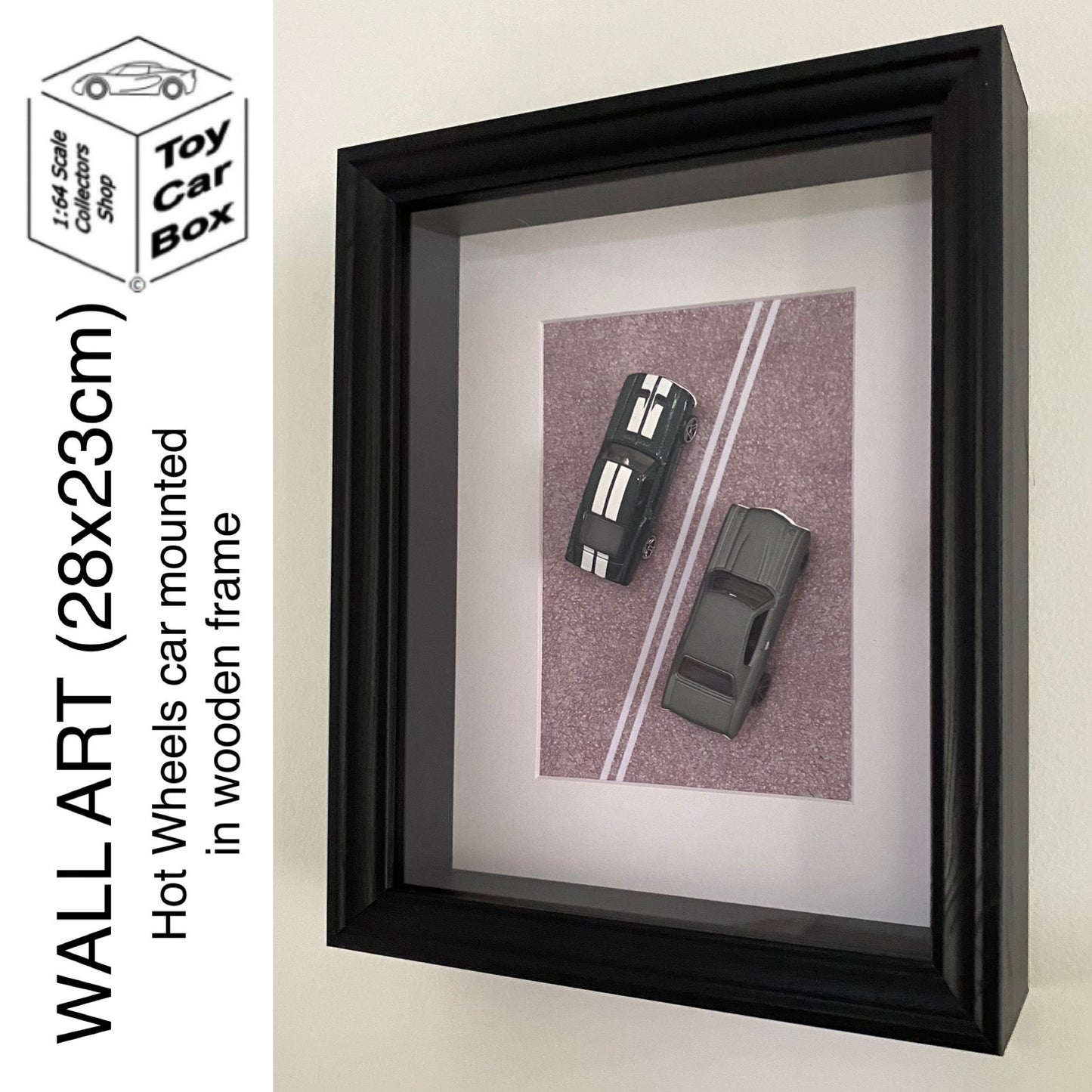 WALL ART - HOT WHEELS ‘67 Mustang & ‘70 Chevelle Mounted In Frame (28x23 cm) N00