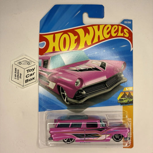 2026 HOT WHEELS #133 - 8 Crate (Pink #5 Wagons Series - Long Card) B64
