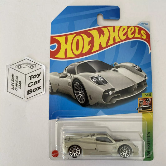 2024 HOT WHEELS #205 - Pagani Utopia (#5 HW Exotics - Long Card) A80