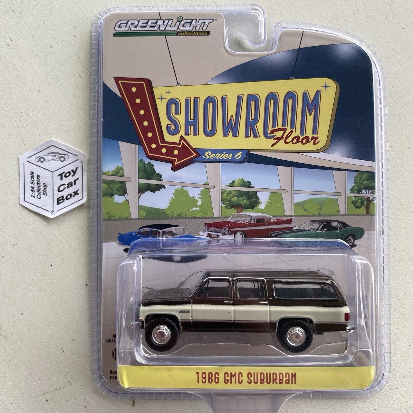 GREENLIGHT - 1986 GMC Suburban (Brown - Showroom Floor Series 6) I80g