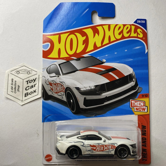 2025 HOT WHEELS #219 - Ford Mustang Dark Horse (White #7 Then & Now - Long) A80