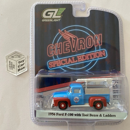 GREENLIGHT - 1956 Ford F-100 with Tools & Ladders (Chevron -Special Edition) J38g