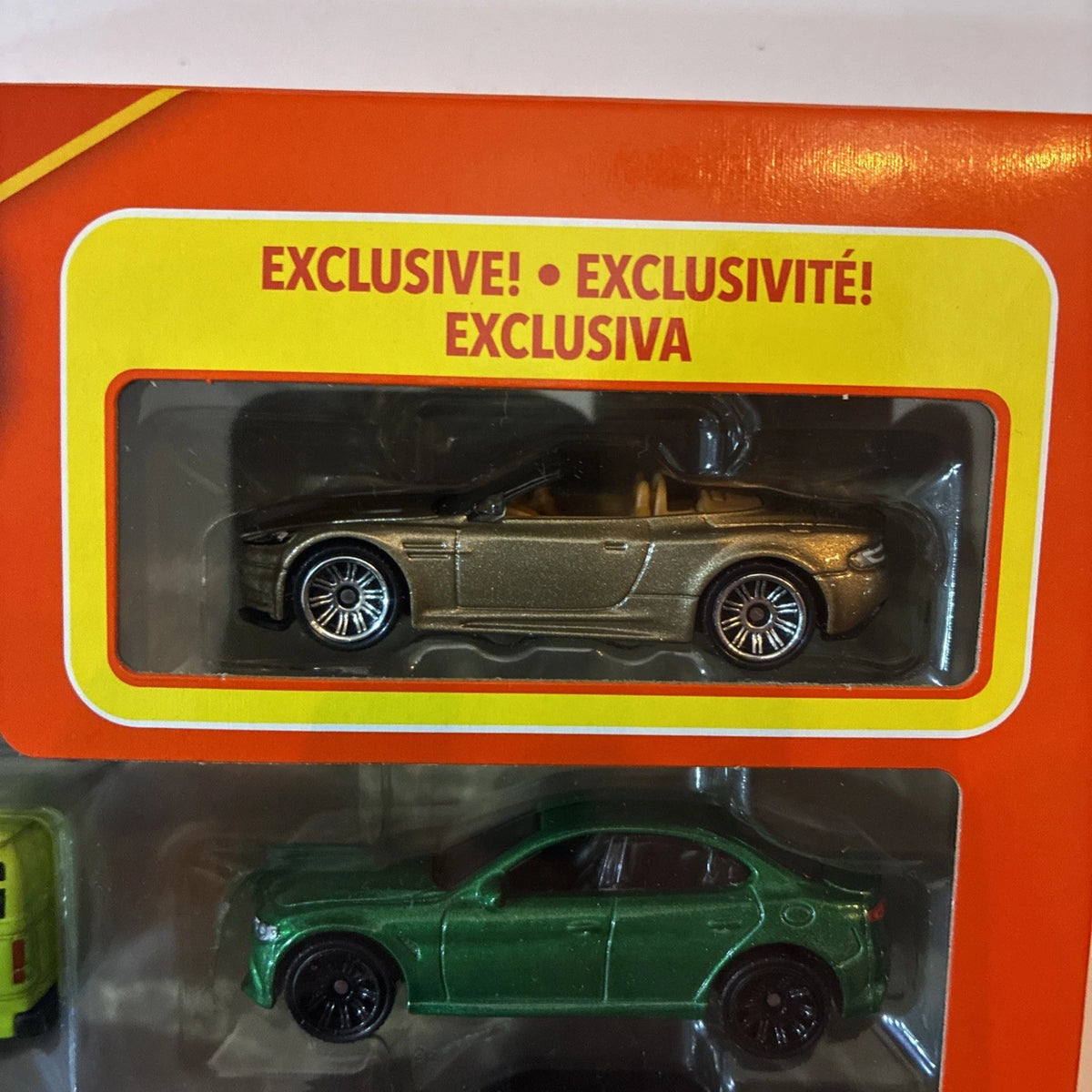 2026 MATCHBOX 8 Pack (Including Exclusive Aston Martin DBS Volante) Q03g