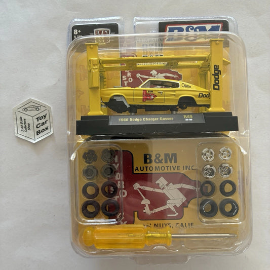 M2 MACHINES - 1966 Dodge Charger Gasser (Yellow - 1:64 Model Kit R49) O53g