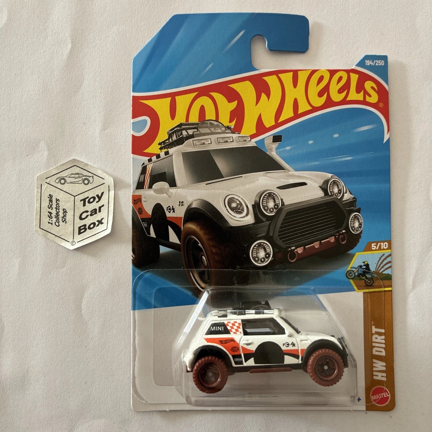2026 HOT WHEELS #194 - Lil’ Roar (White #5 HW Dirt - Long Card) B00
