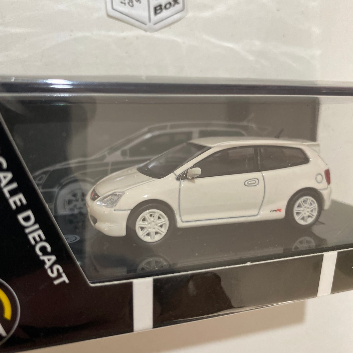 PARA64 - 2001 Honda Civic Type R EP3 (Championship White - 1/64 Scale) R03g