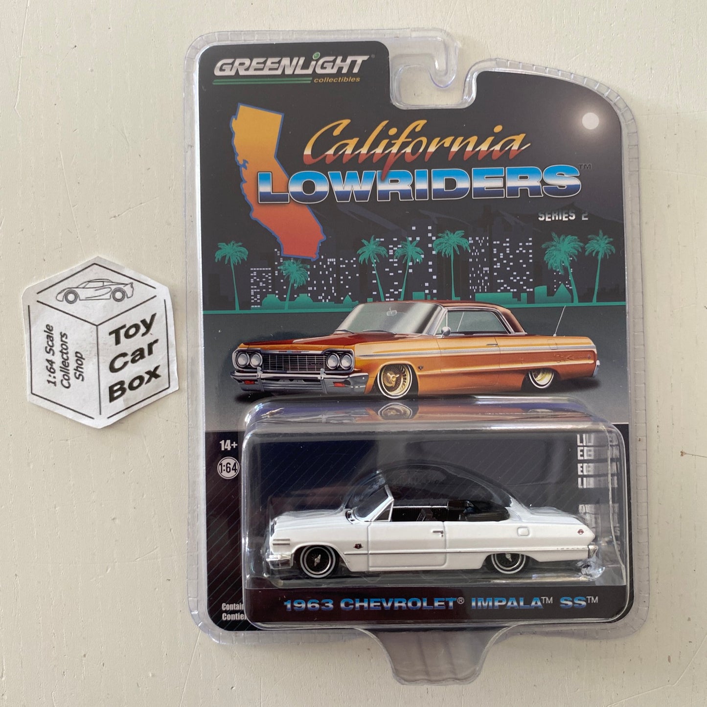 GREENLIGHT - 1963 Chevy Impala SS (White - 1:64 Scale - Low Riders Series 2) J95