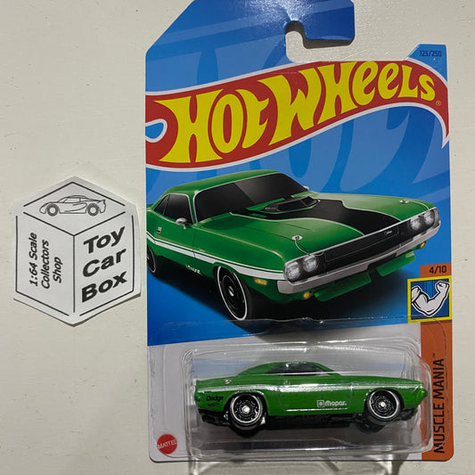 2023 HOT WHEELS #123 - ‘70 Dodge Hemi Challenger (Green #4 Muscle Mania) B00