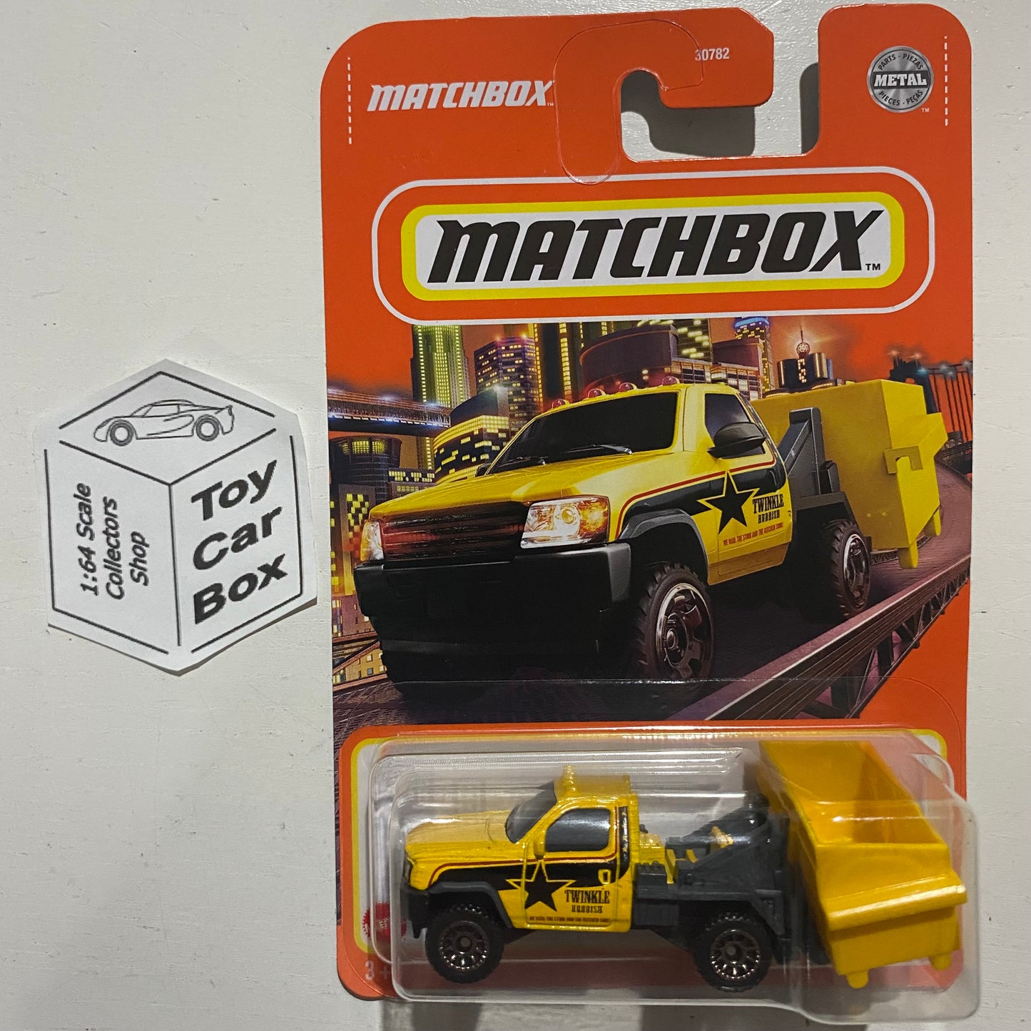 2022 MATCHBOX #24 - MBX Garbage Scout (Yellow ‘Twinkle Rubbish’ - Long Card) B95g